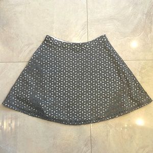 Club Monaco skirt. Size 4